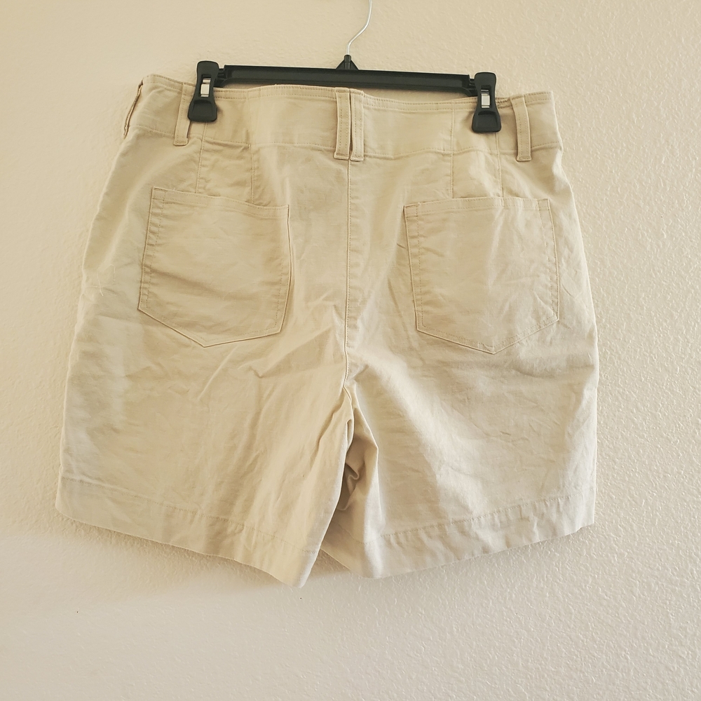 Talbots Beige Cargo Bermuda Shorts Size 10 - Picture 2 of 6